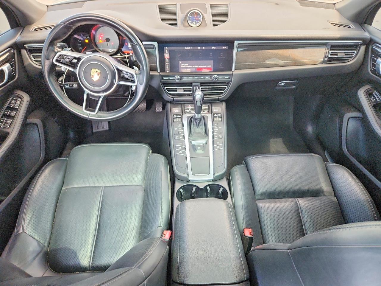 WP1AB2A55LLB33083 · 2020 PORSCHE MACAN · 8/13