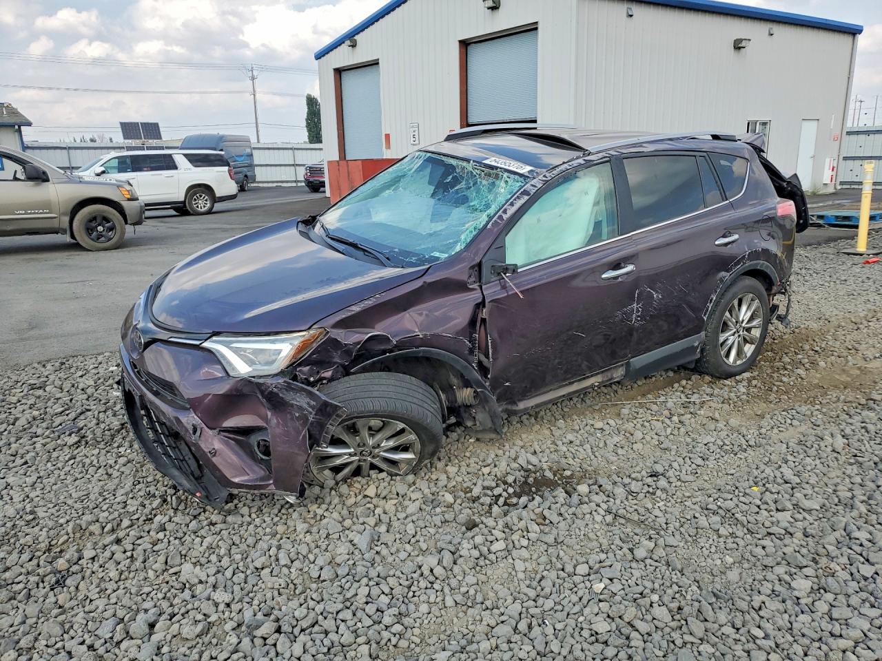 2T3DFREV9JW766623 · 2018 TOYOTA RAV4