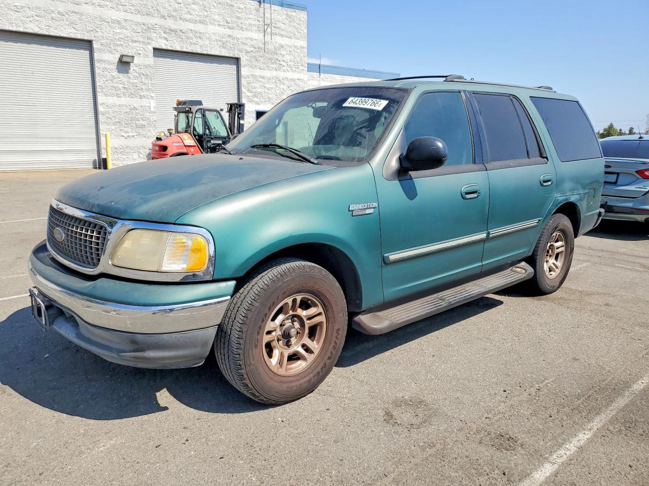 1FMRU1561YLB90220 · 2000 FORD EXPEDITION