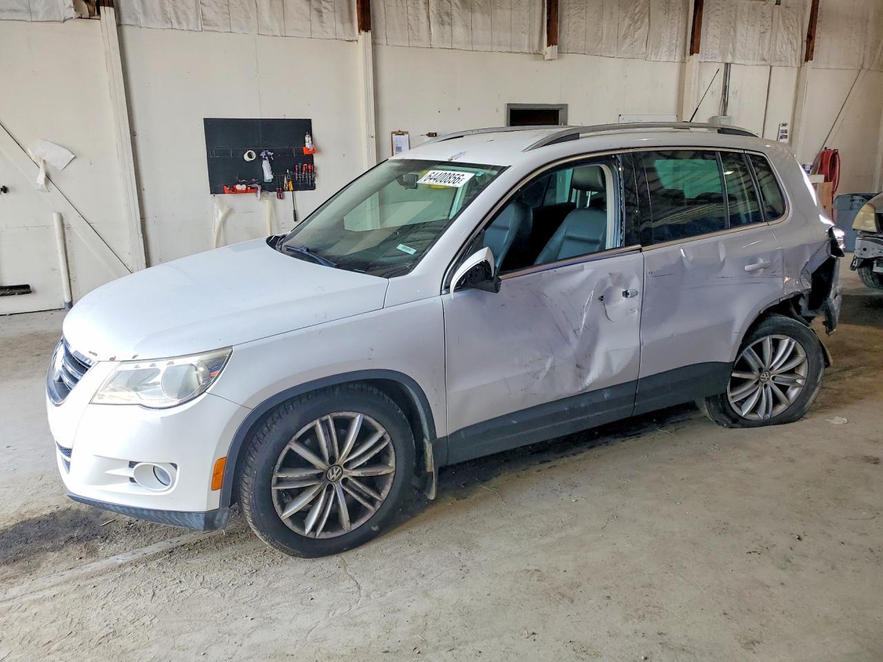 WVGBV7AX4BW503895 · 2011 VOLKSWAGEN TIGUAN