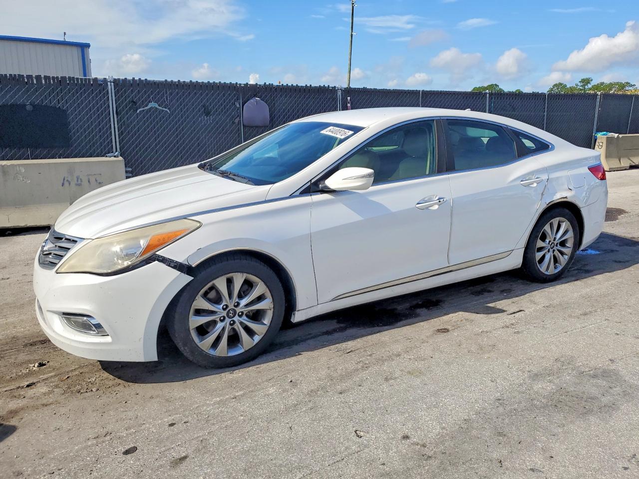 KMHFH4JG8EA406501 · 2014 HYUNDAI AZERA