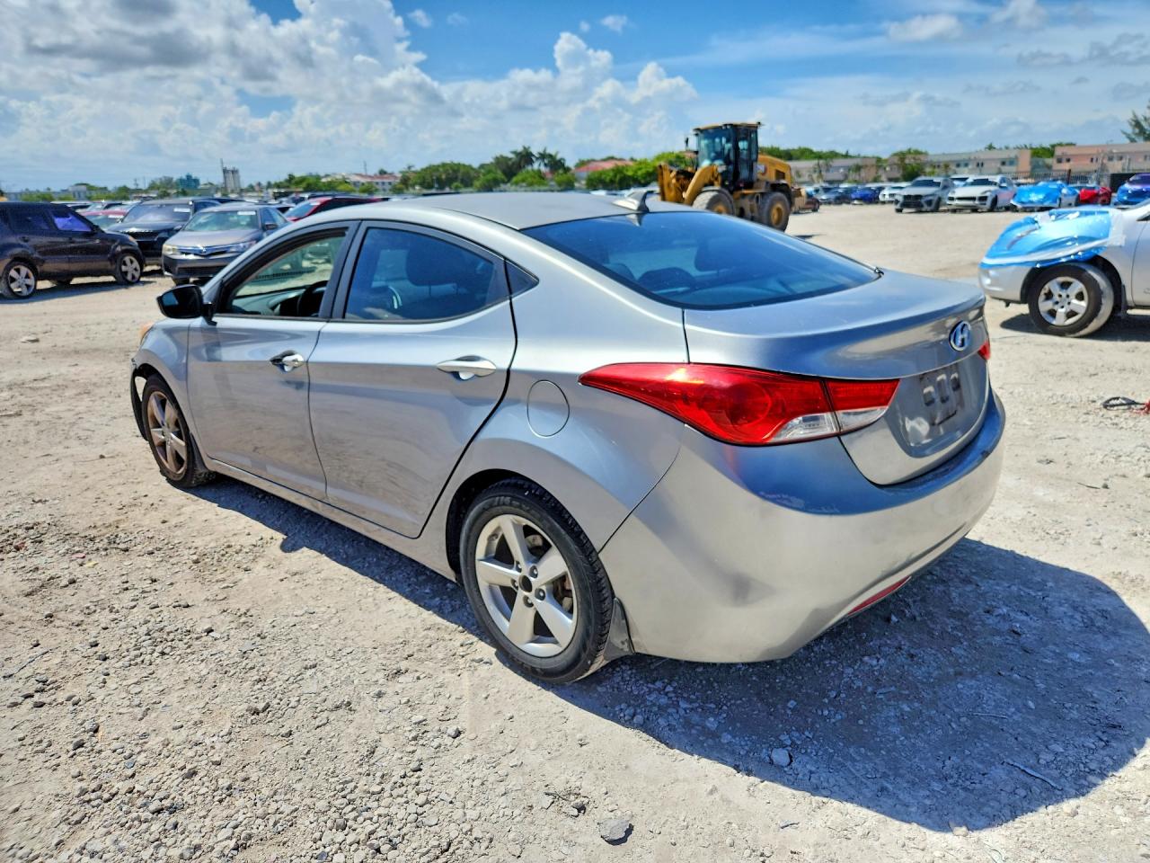 KMHDH4AE8DU557325 · 2013 HYUNDAI ELANTRA · 2/12
