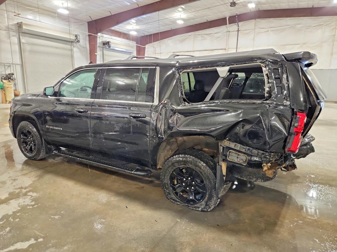 1GNSKHKC8KR215429 · 2019 CHEVROLET SUBURBAN · 2/13