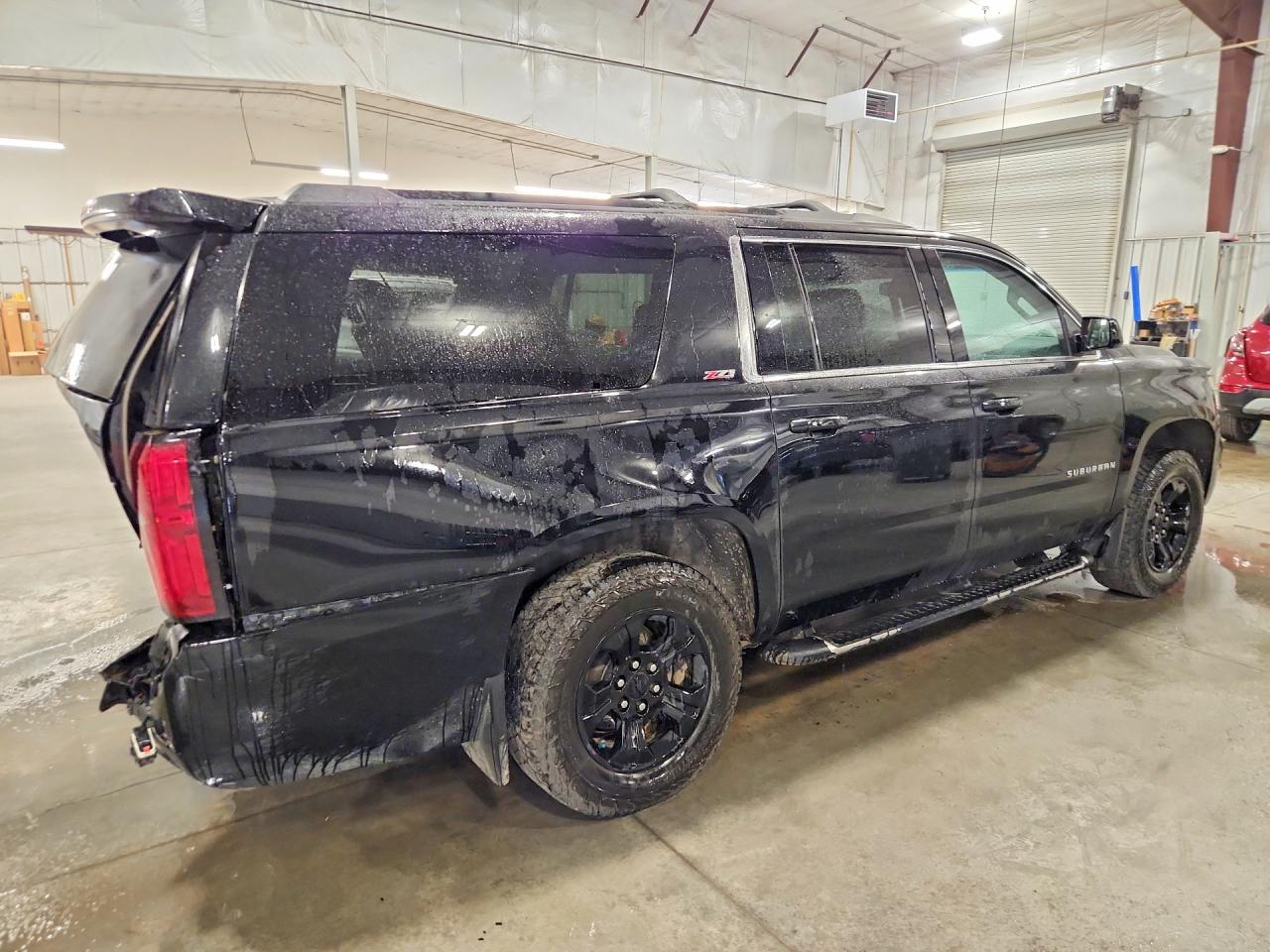 1GNSKHKC8KR215429 · 2019 CHEVROLET SUBURBAN · 3/13