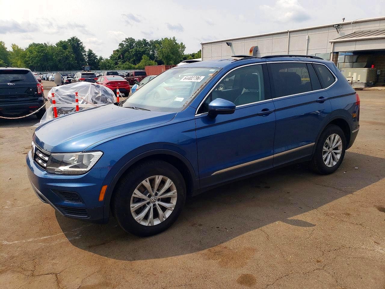3VV3B7AX7JM105369 · 2018 VOLKSWAGEN TIGUAN