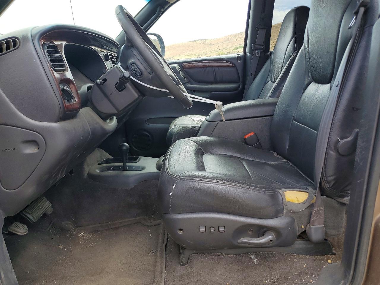 1B4HS28Z9YF288683 · 2000 DODGE DURANGO · 7/13