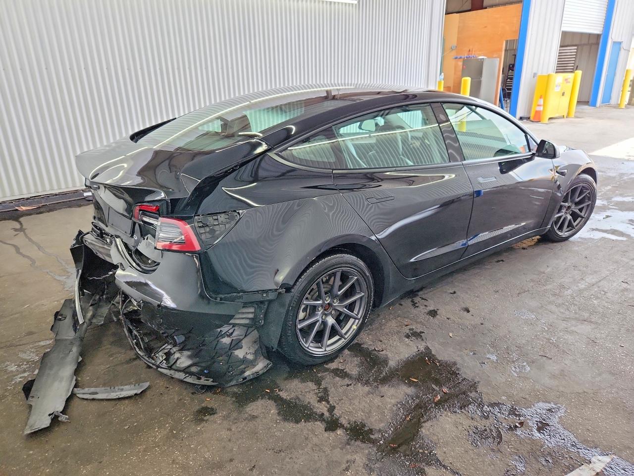 5YJ3E1EB2NF286960 · 2022 TESLA MODEL 3 · 3/12