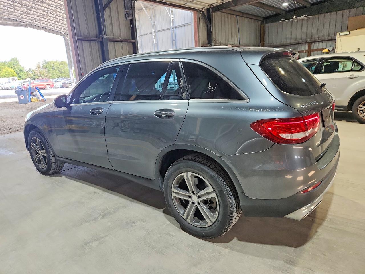 WDC0G4KB0GF106273 · 2016 MERCEDES-BENZ GLC · 2/13
