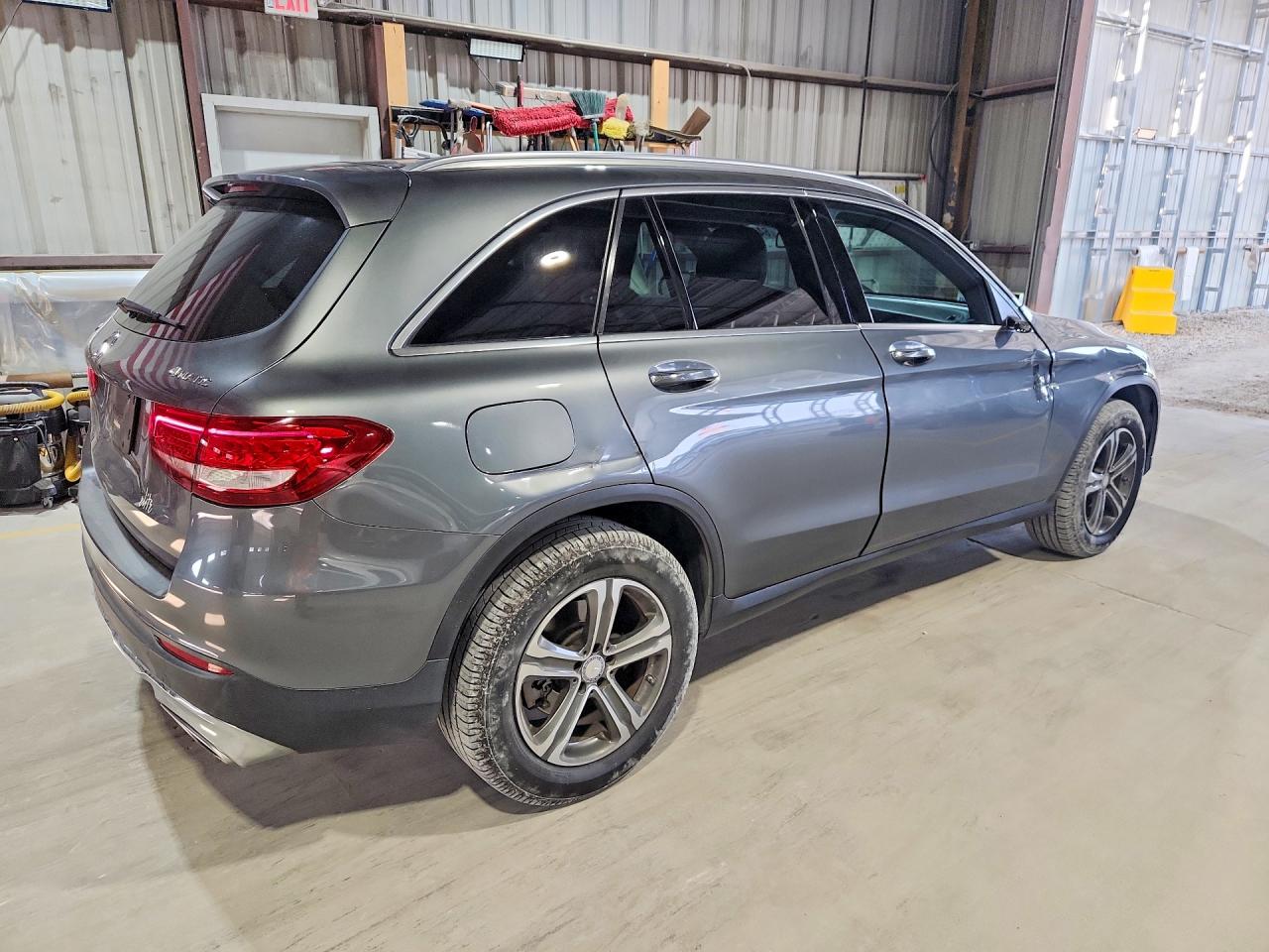 WDC0G4KB0GF106273 · 2016 MERCEDES-BENZ GLC · 3/13