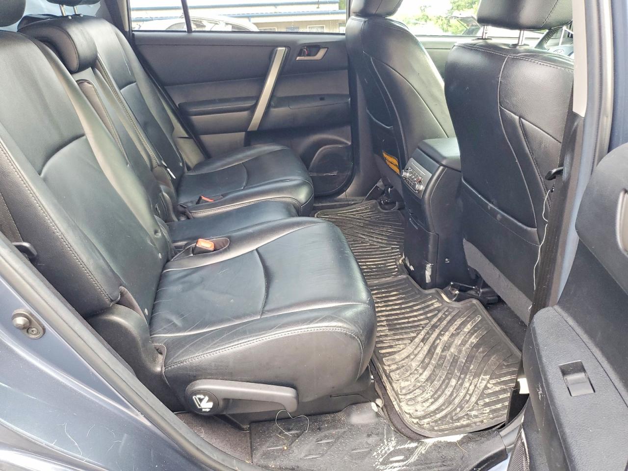 5TDBK3EH9CS166716 · 2012 TOYOTA HIGHLANDER · 11/13