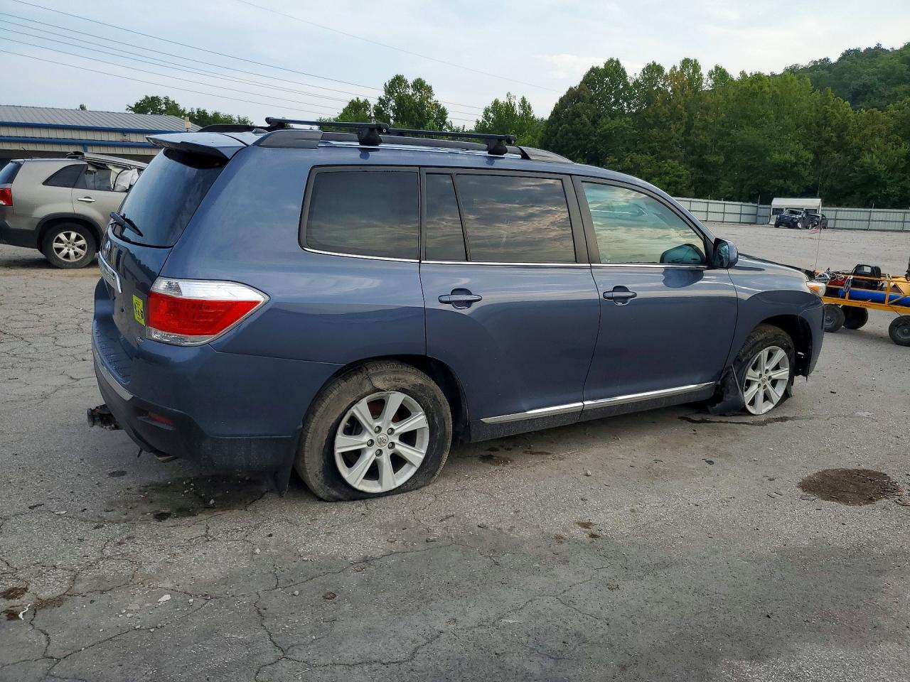 5TDBK3EH9CS166716 · 2012 TOYOTA HIGHLANDER · 3/13