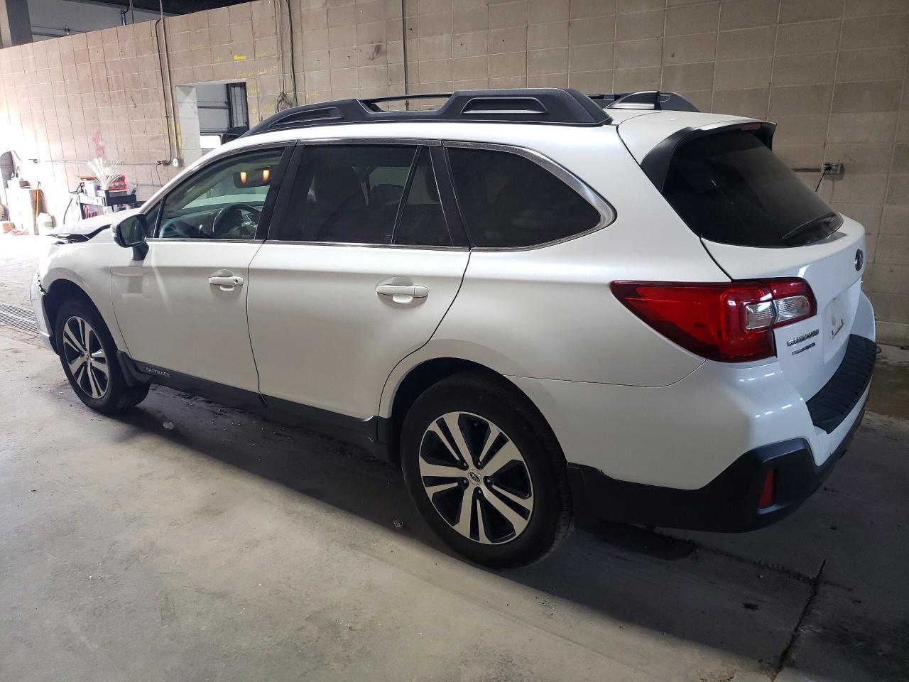 4S4BSAJC2K3276078 · 2019 SUBARU OUTBACK · 2/13
