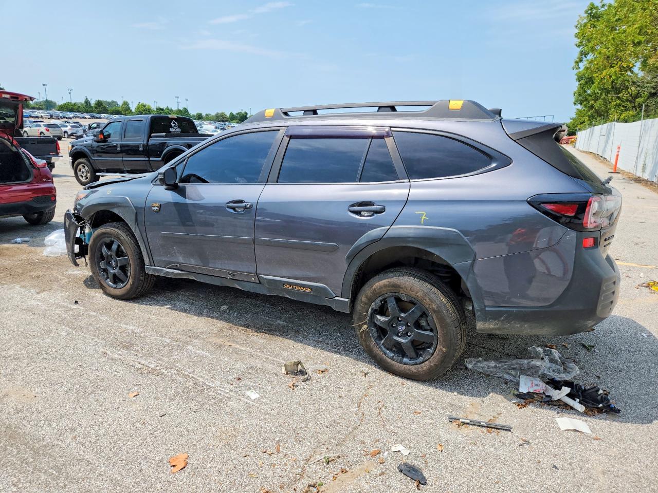 4S4BTGUDXN3163875 · 2022 SUBARU OUTBACK · 2/13