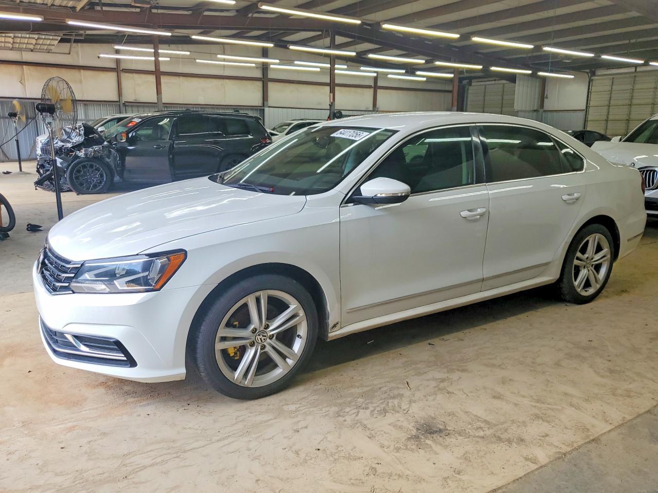 1VWAT7A39HC043868 · 2017 VOLKSWAGEN PASSAT