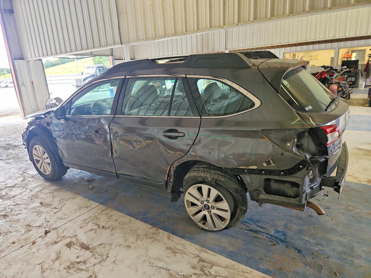 4S4BSABC7K3210740 · 2019 SUBARU OUTBACK · 2/13