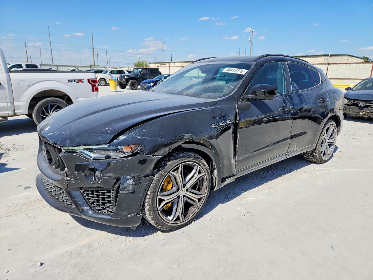 ZN661YUM3NX383755 · 2022 MASERATI LEVANTE