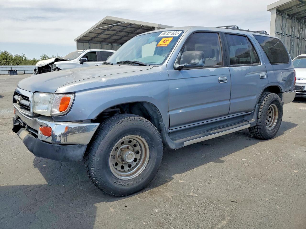 JT3GN86R3W0074725 · 1998 TOYOTA 4RUNNER