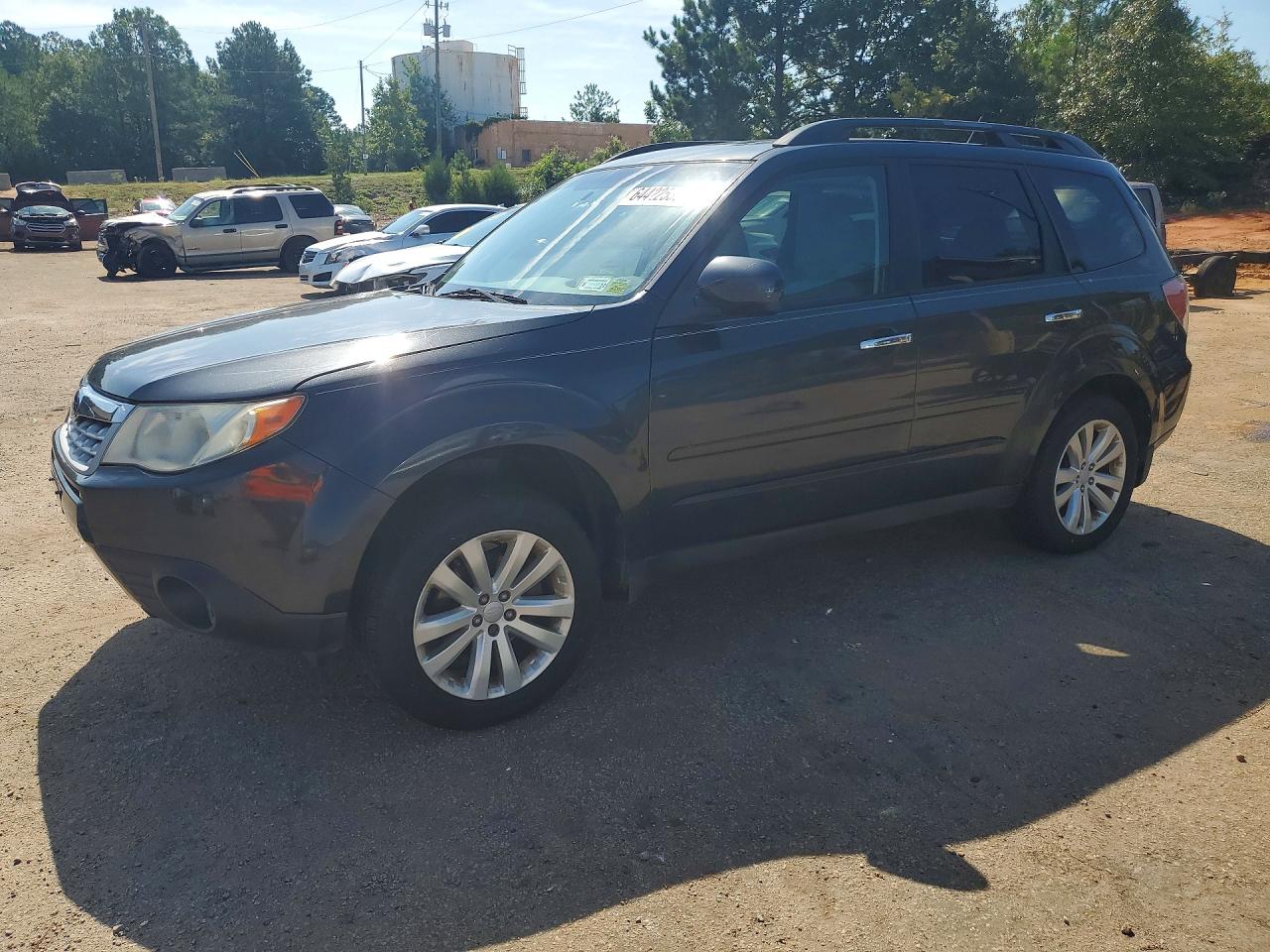 JF2SHADC0DH401956 · 2013 SUBARU FORESTER
