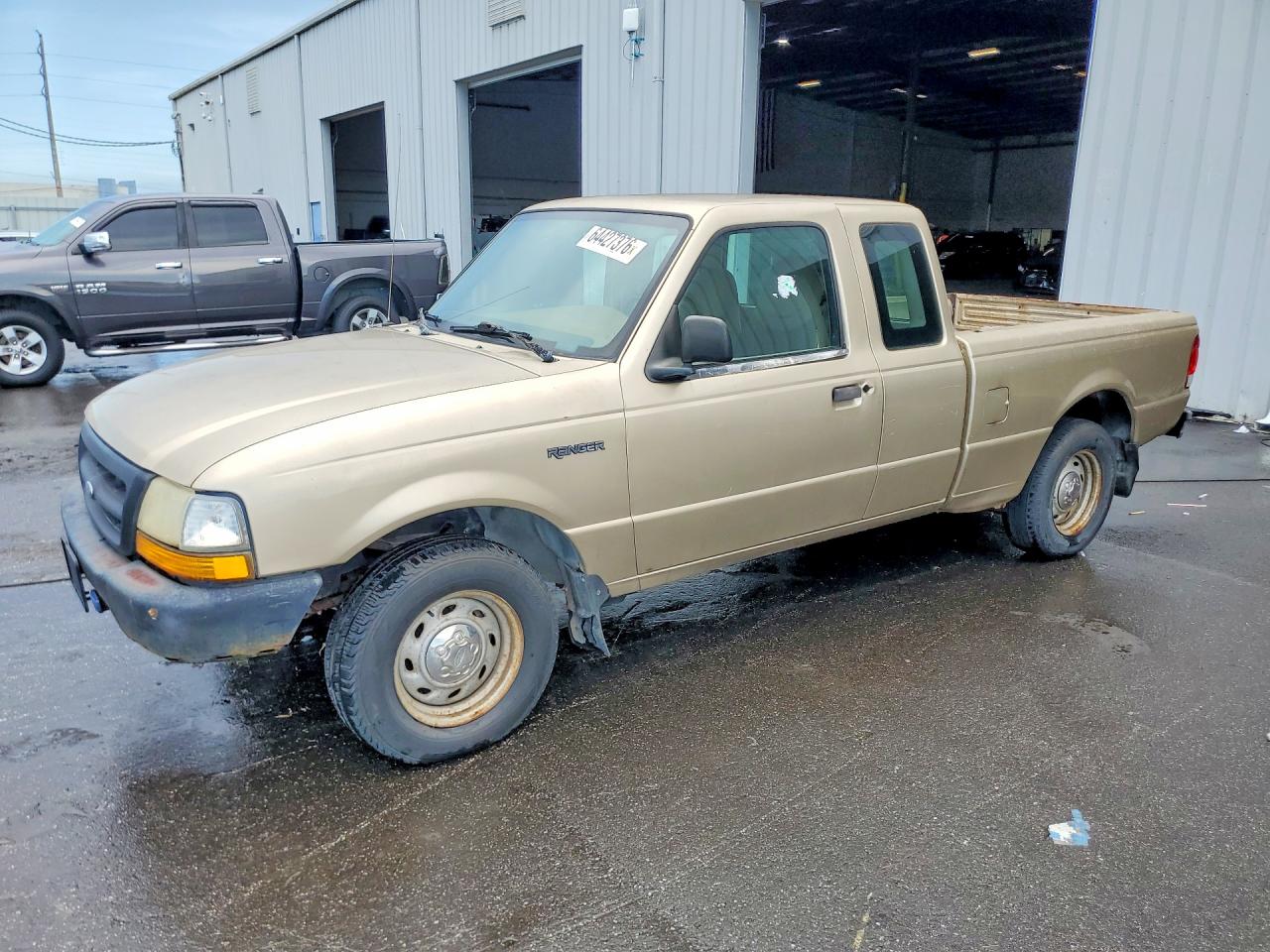 1FTYR14V9YTA15417 · 2000 FORD RANGER