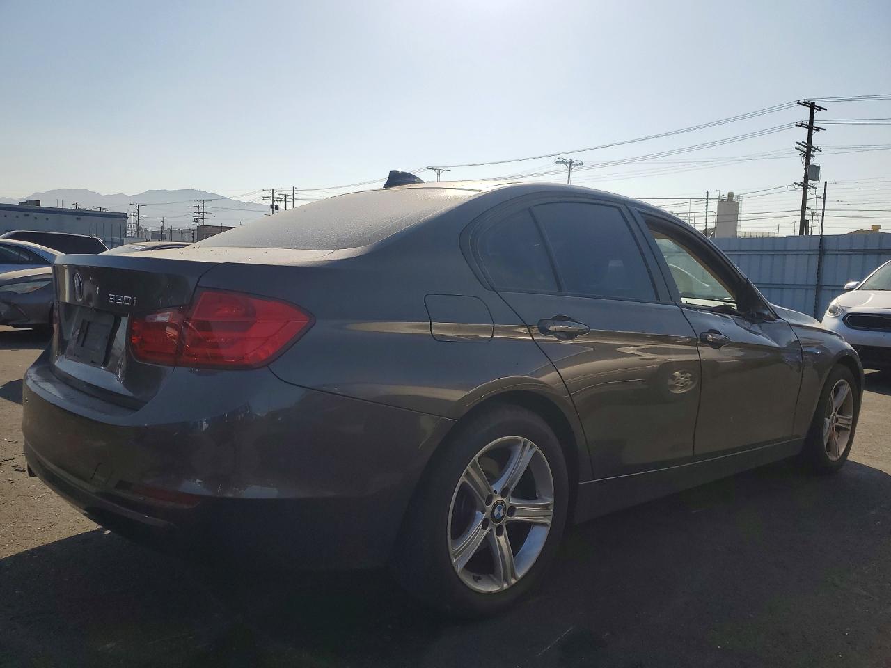 WBA3B1C50FP831838 · 2015 BMW 320 · 3/12