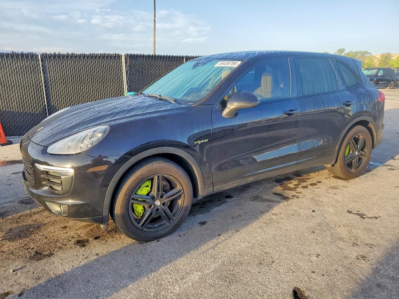 WP1AE2A24GLA16551 · 2016 PORSCHE CAYENNE