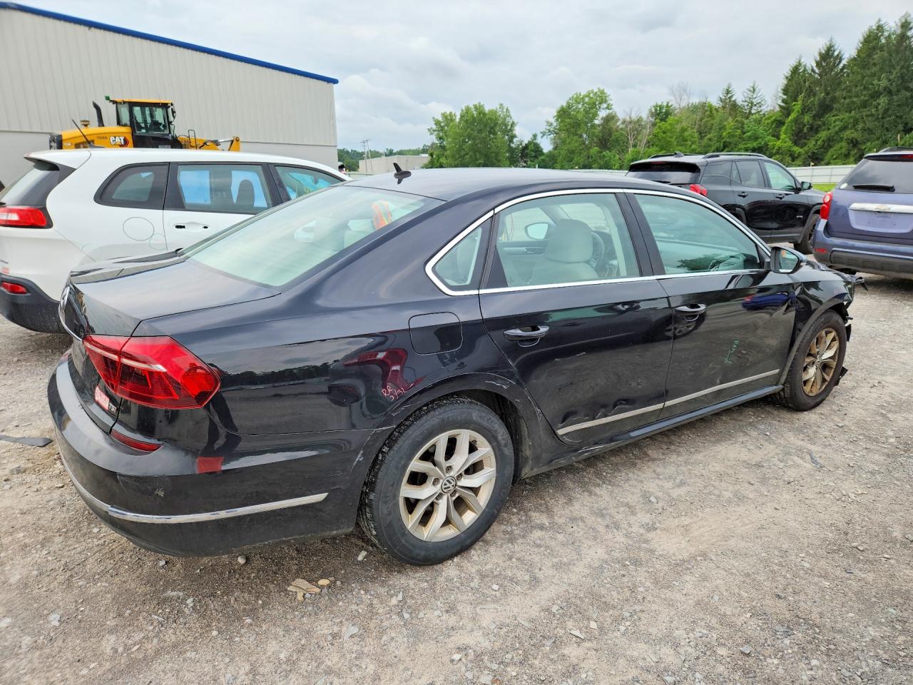 1VWAT7A37HC068235 · 2017 VOLKSWAGEN PASSAT · 3/13