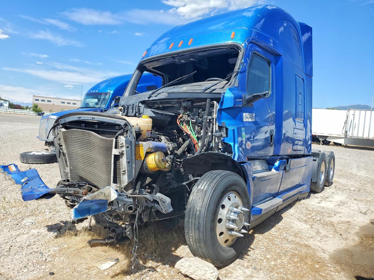 2020 FREIGHTLINER CASCADIA 126