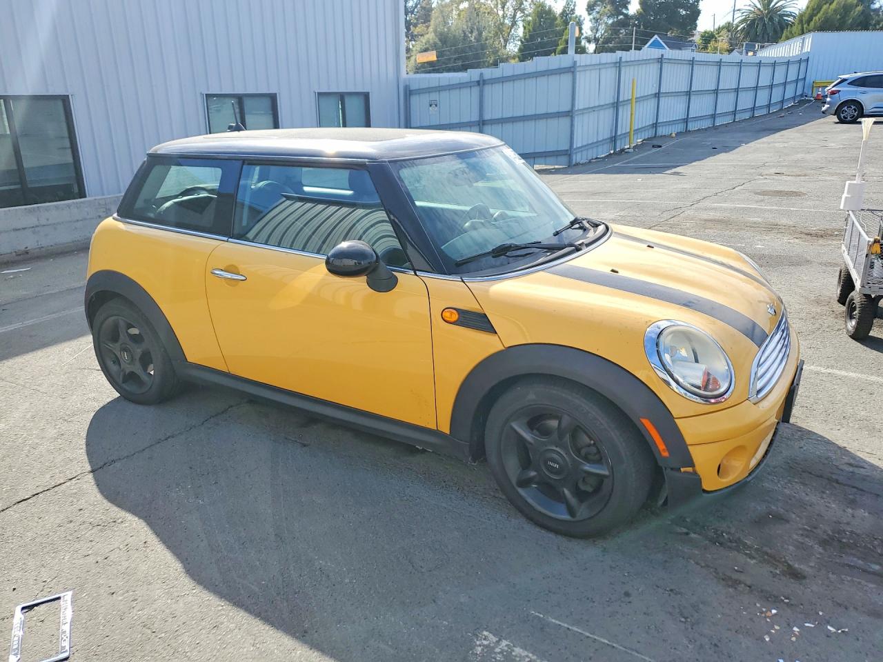 WMWMF33529TW79562 · 2009 MINI COOPER · 4/12