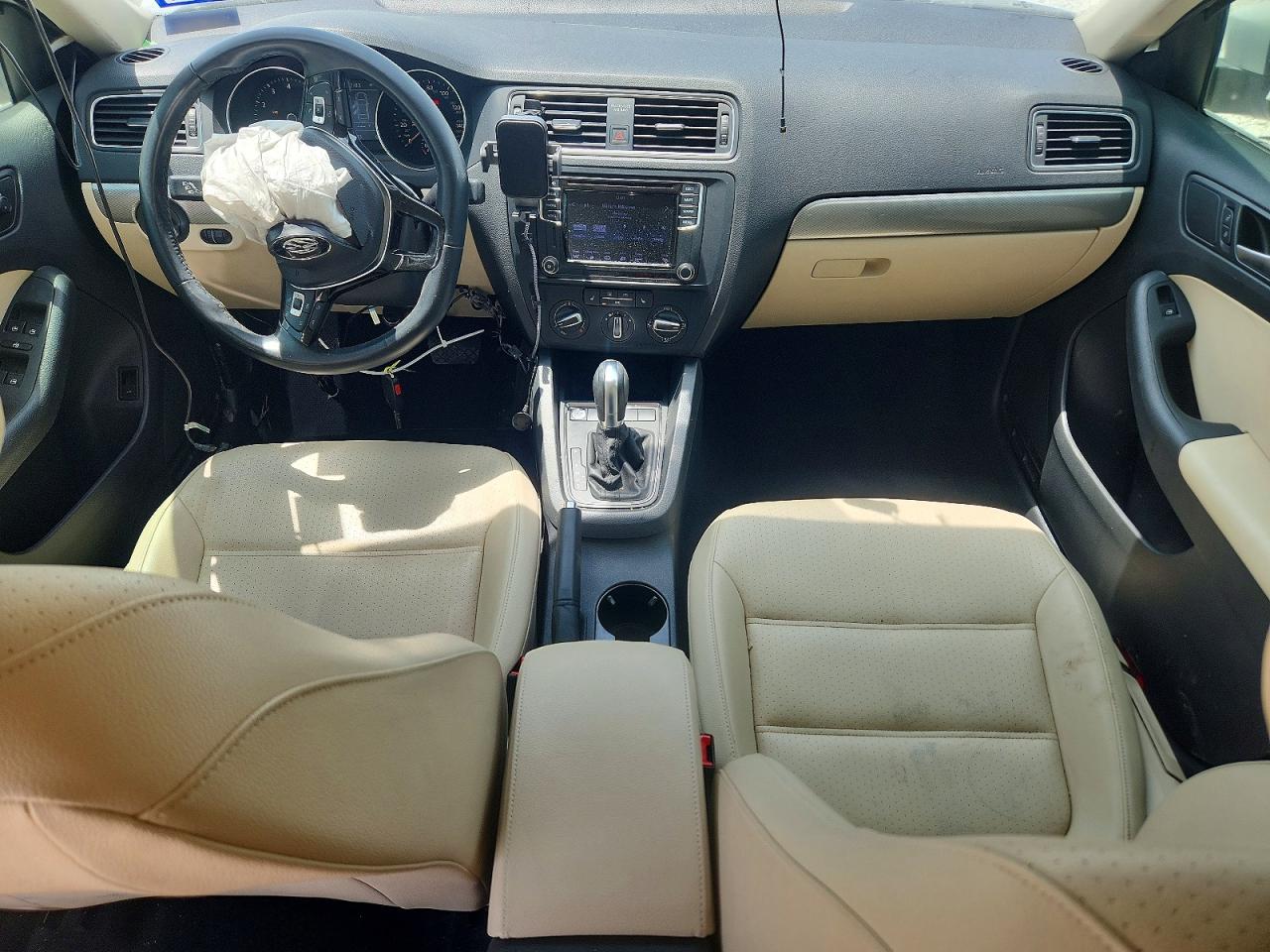 3VWDB7AJ2HM363241 · 2017 VOLKSWAGEN JETTA · 8/13