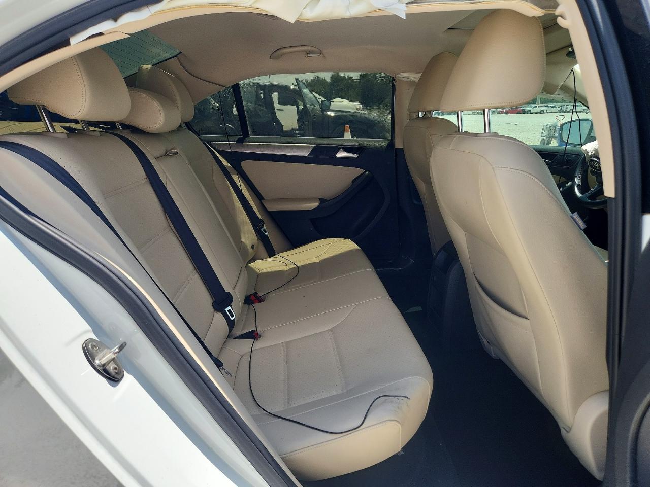 3VWDB7AJ2HM363241 · 2017 VOLKSWAGEN JETTA · 10/13