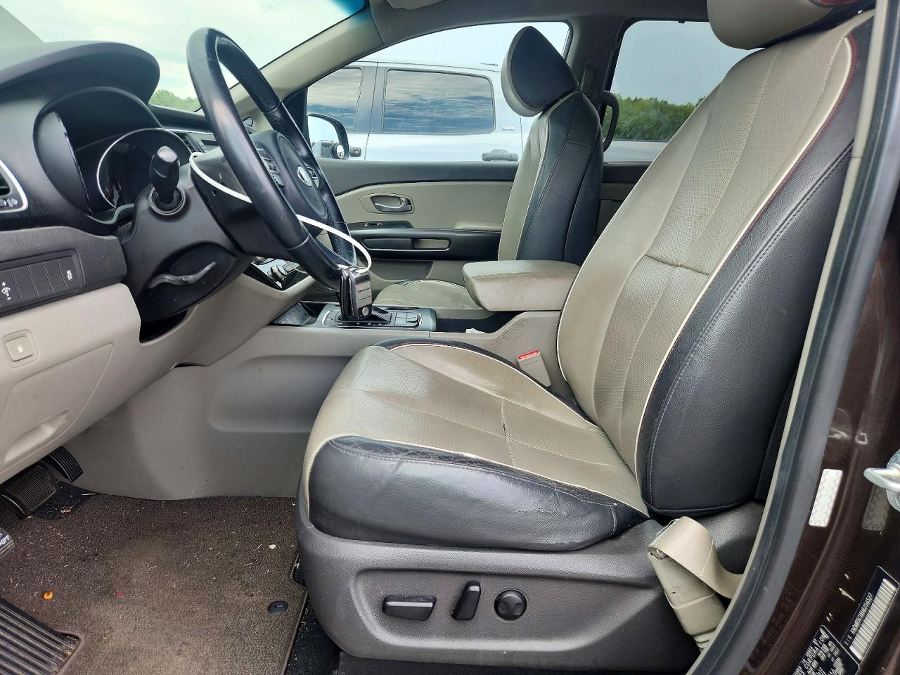 KNDMB5C16H6254527 · 2017 KIA SEDONA · 7/13