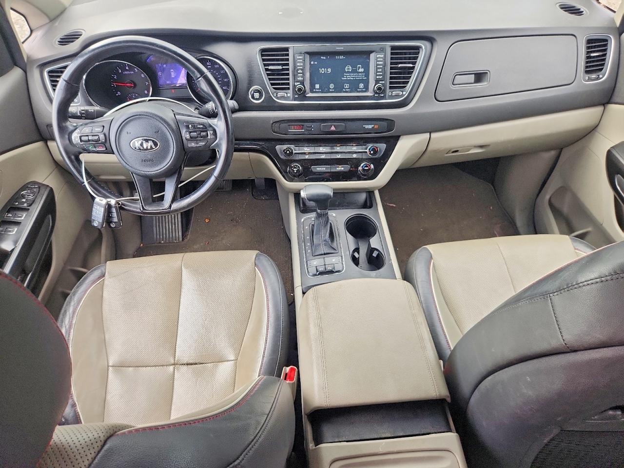 KNDMB5C16H6254527 · 2017 KIA SEDONA · 8/13