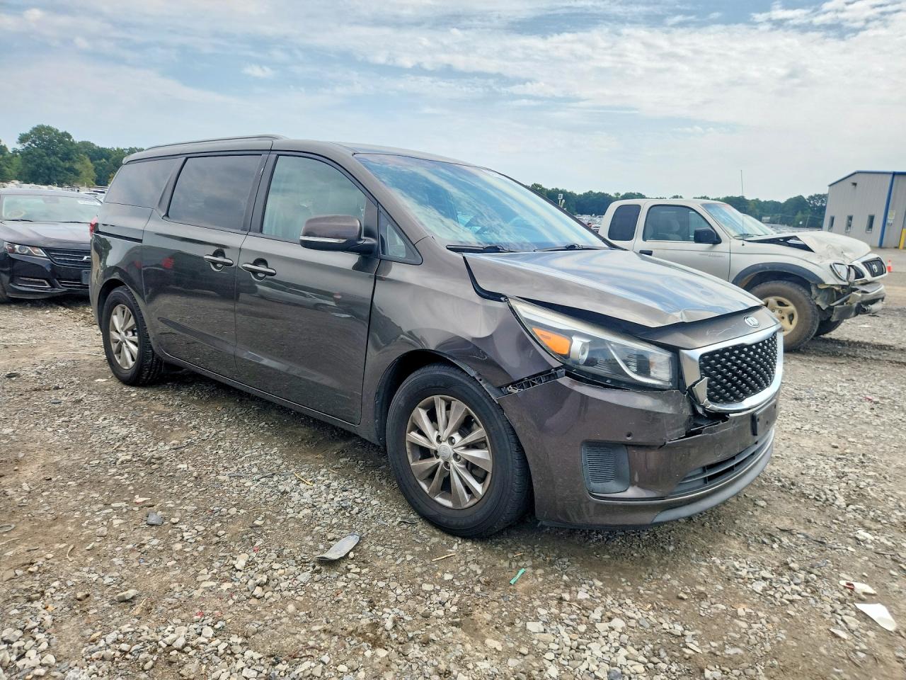 KNDMB5C16H6254527 · 2017 KIA SEDONA · 4/13