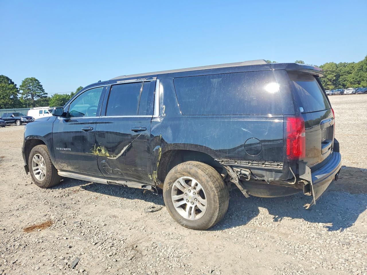 1GNSKHKC1FR508918 · 2015 CHEVROLET SUBURBAN · 2/11
