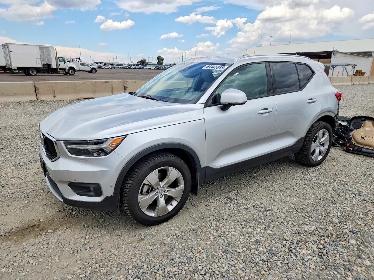 YV4162XZ9K2020965 · 2019 VOLVO XC40