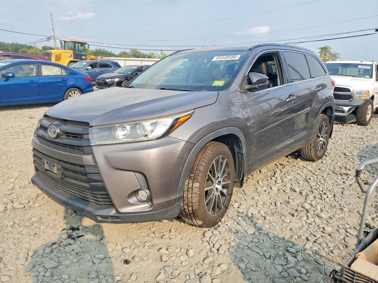 5TDJZRFH5HS375516 · 2017 TOYOTA HIGHLANDER