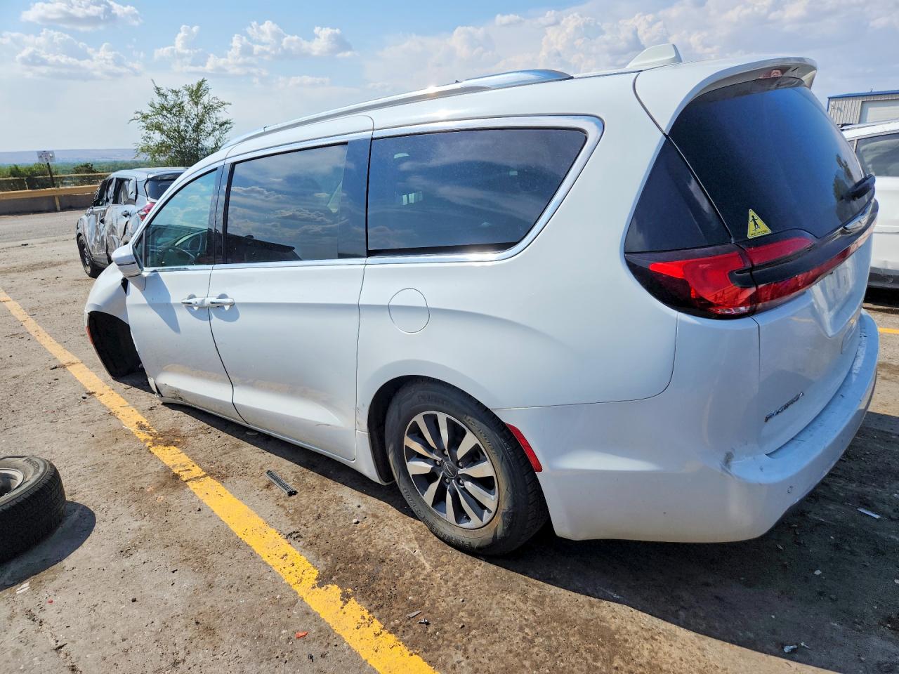 2C4RC1BG9MR520143 · 2021 CHRYSLER PACIFICA · 2/14