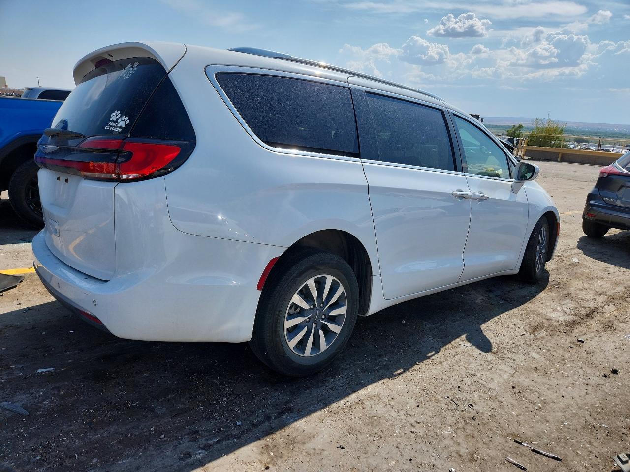 2C4RC1BG9MR520143 · 2021 CHRYSLER PACIFICA · 3/14