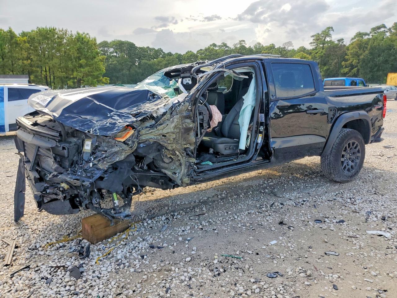 2025 CHEVROLET COLORADO