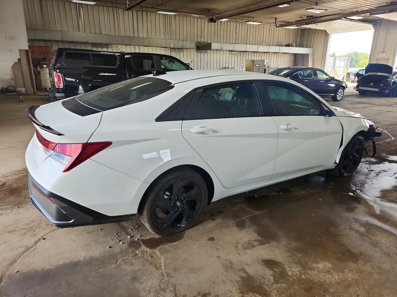 KMHLM4DG2TU233032 · 2026 HYUNDAI ELANTRA · 3/12