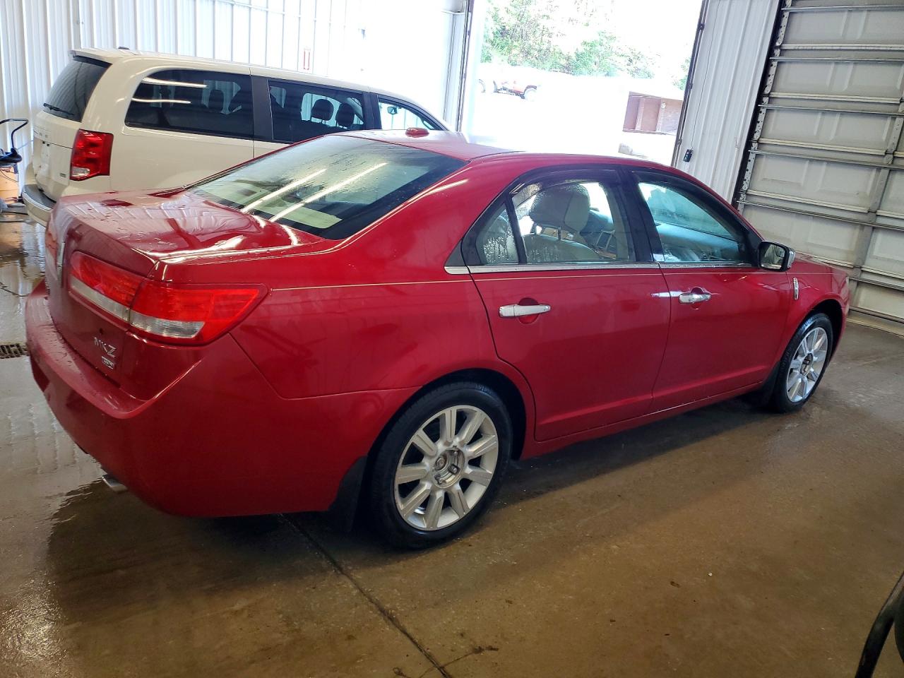 3LNHL2JC8CR831681 · 2012 LINCOLN MKZ · 3/13