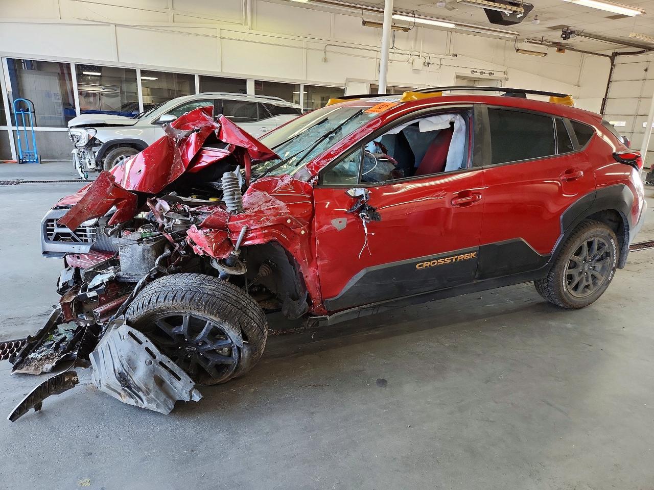 4S4GUHU67S3744689 · 2025 SUBARU CROSSTREK