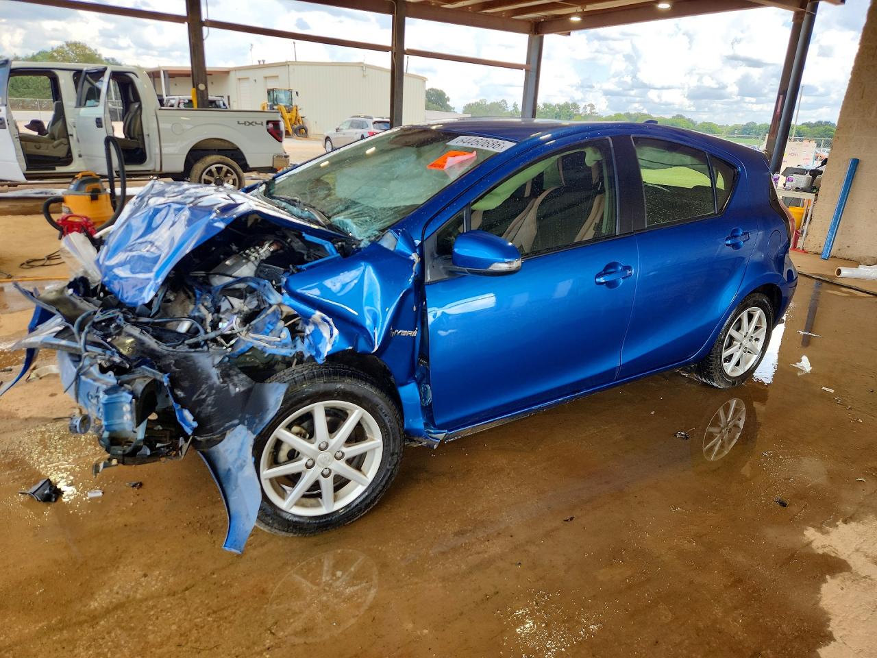 JTDKDTB33F1115183 · 2015 TOYOTA PRIUS C