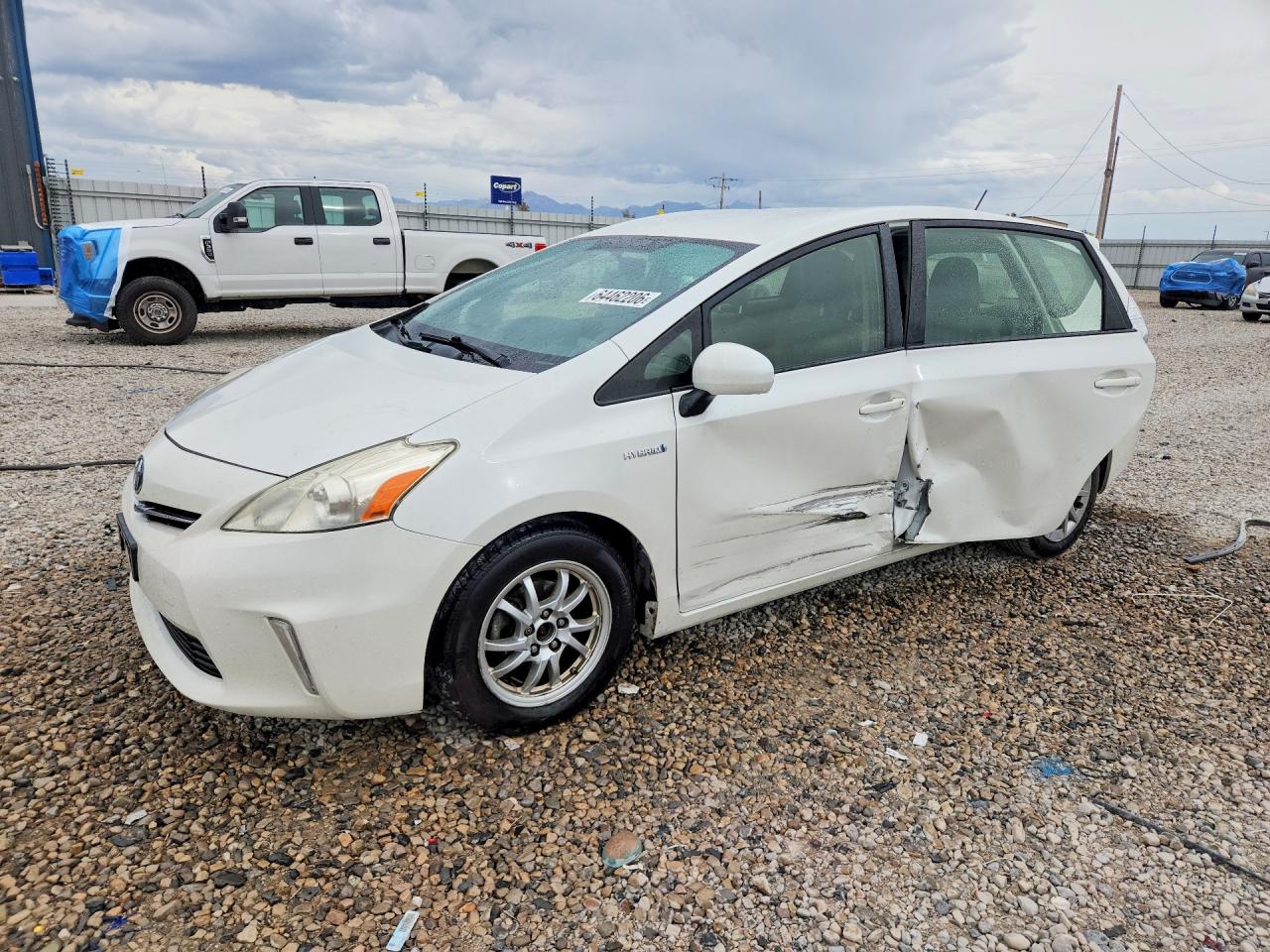 JTDZN3EU4D3218548 · 2013 TOYOTA PRIUS V