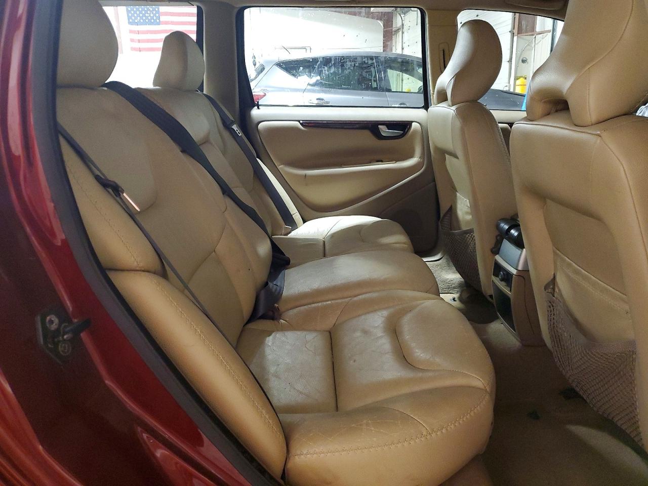 YV1SZ59H841138240 · 2004 VOLVO XC70 · 11/14