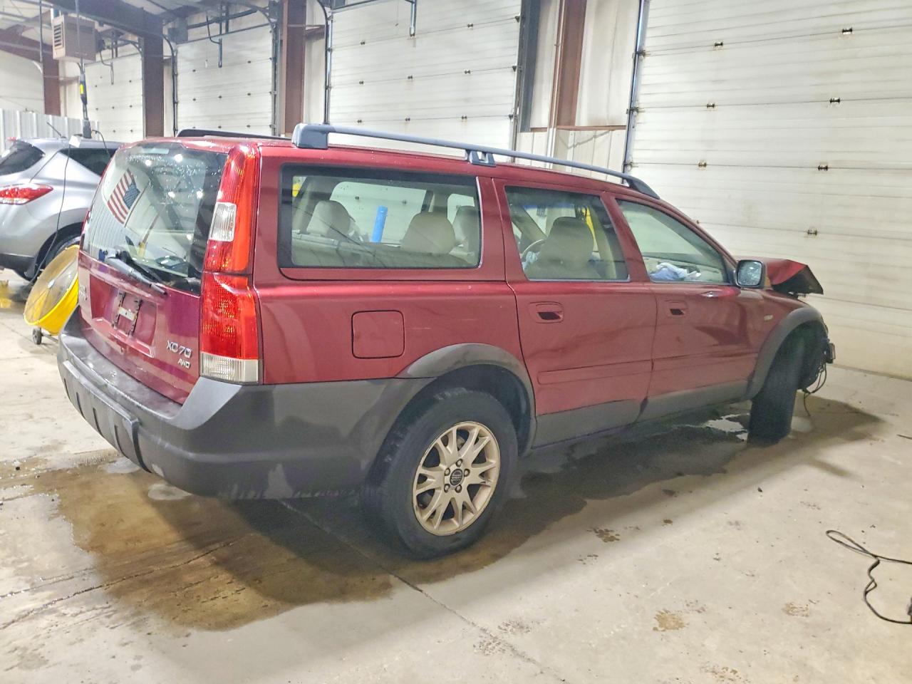 YV1SZ59H841138240 · 2004 VOLVO XC70 · 3/14