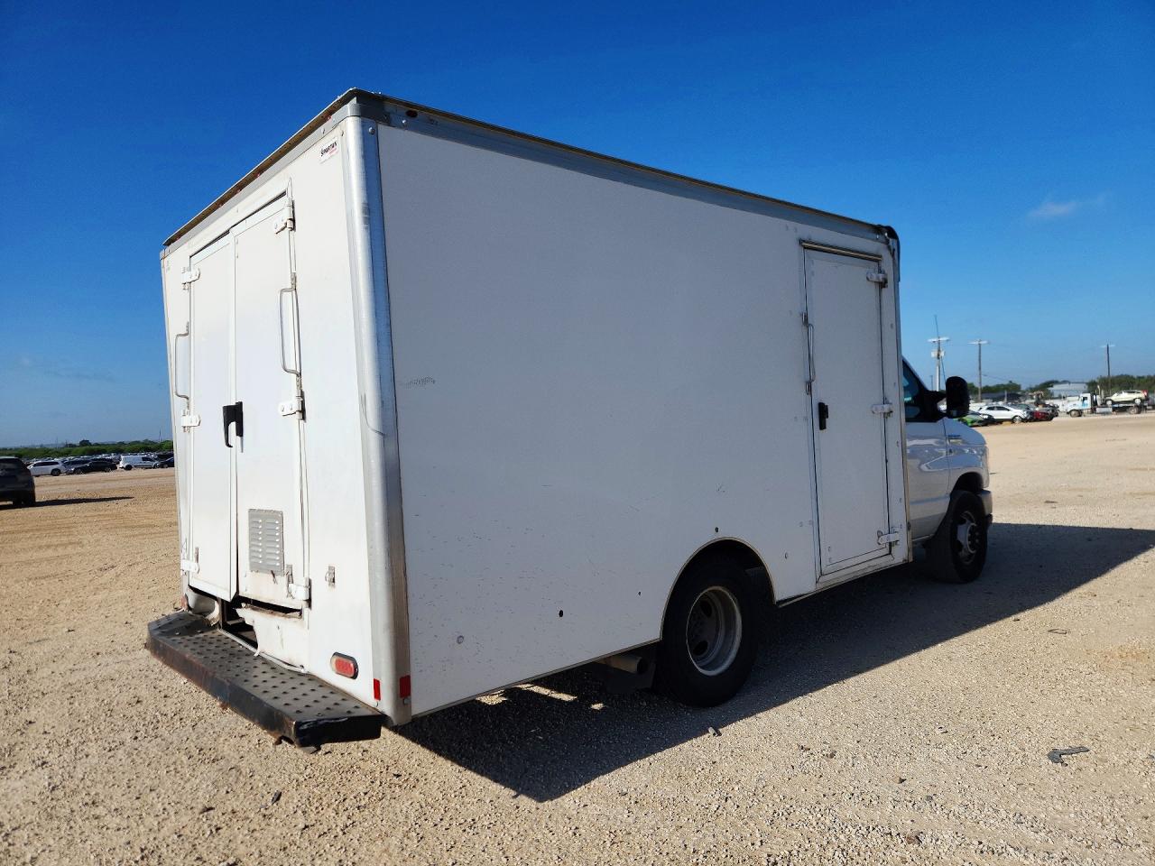 1FDWE3F64JDC29618 · 2018 FORD E350 · 3/13
