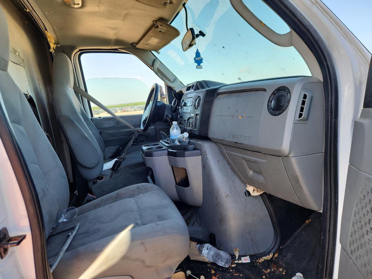 1FDWE3F64JDC29618 · 2018 FORD E350 · 11/13