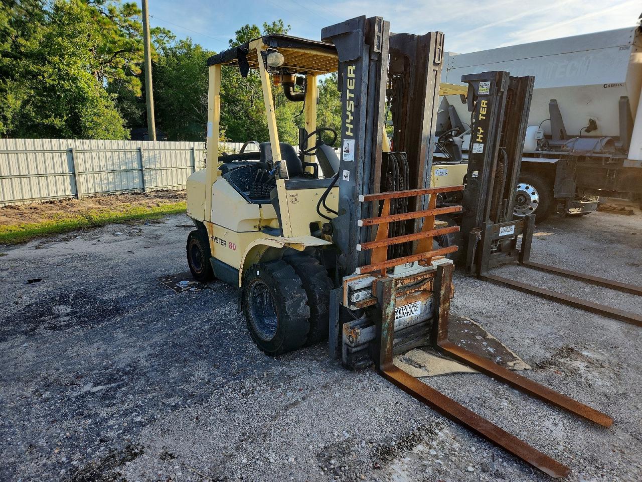 000000L005V01512B · 2004 HYSTER H80XM