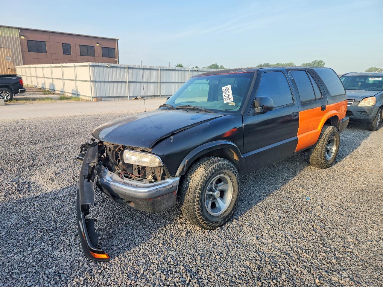 1GNDT13W61K209397 · 2001 CHEVROLET BLAZER